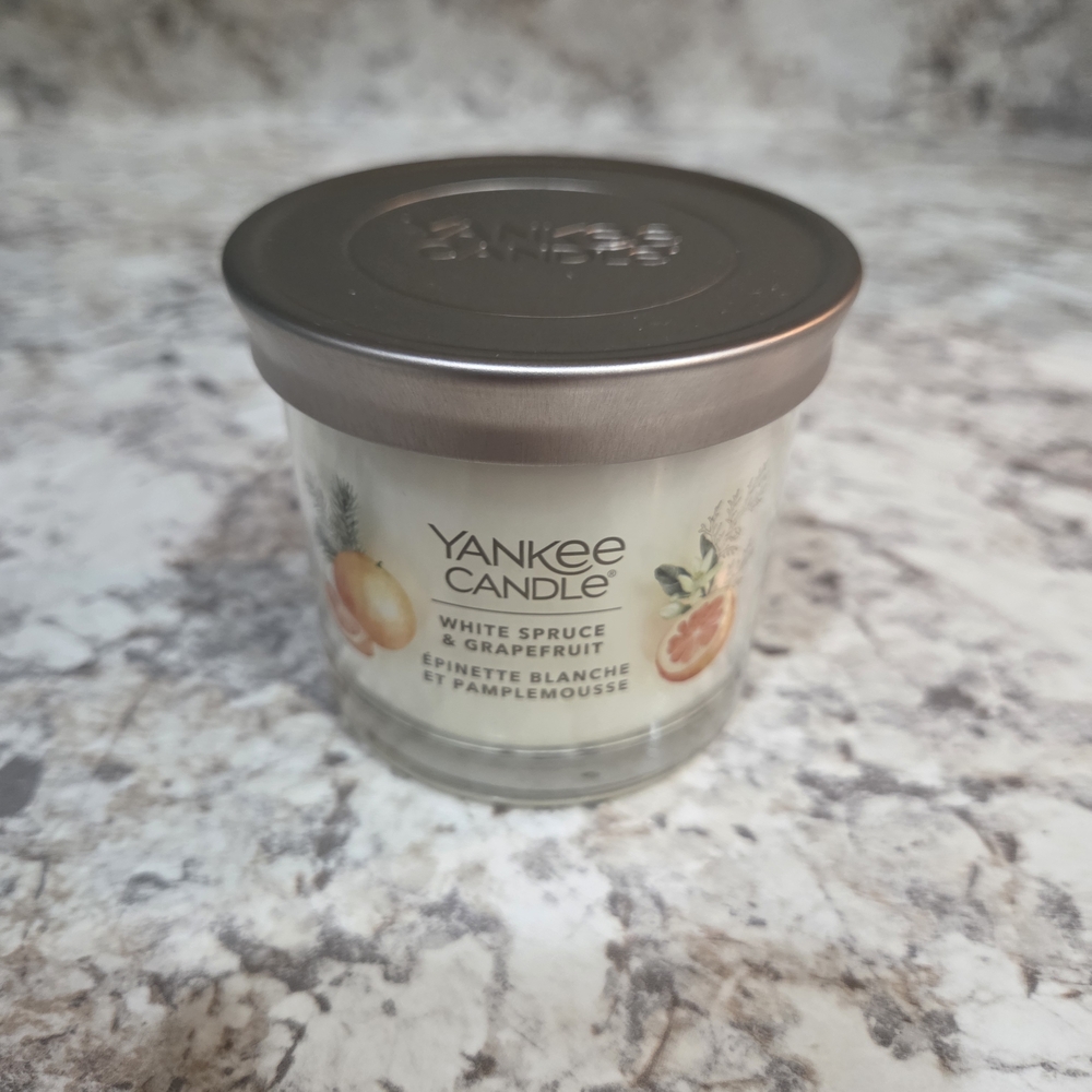 Yankee Candle White Spruce & Grapefruit Scented Candle 4.3 Oz NEW